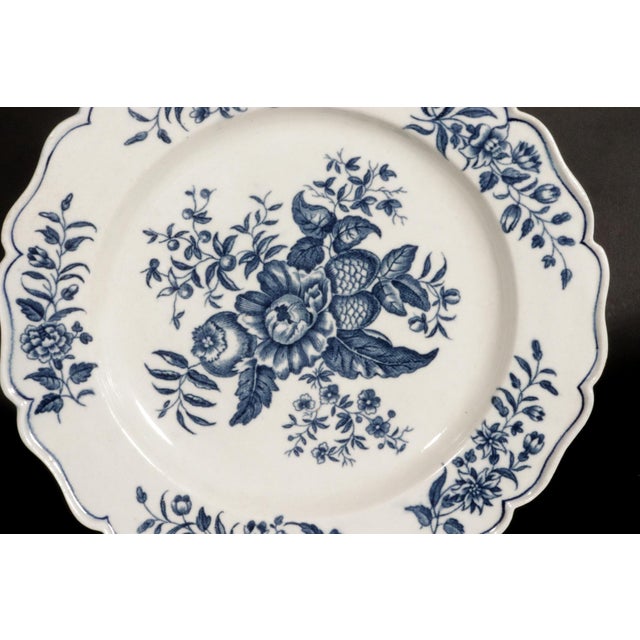 English First Period Worcester Blue and White Pine Cone Pattern Dinner Plates, Set of 12, Circa 1770 For Sale - Image 3 of 14