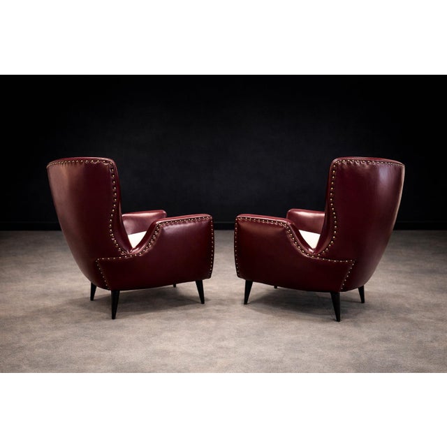 Pair of Brazilian Modernist Armchairs in Hardwood, Burgundy Leather & Bouclé by Carlo Hauner, 1950s – Lot 466 For Sale - Image 10 of 15