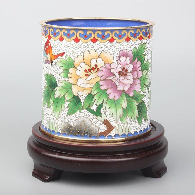 Vintage Cloisonné Enamel Brush Pot / Pen Holder – White Ground Peony & Butterfly Motif, With Wood Stand For Sale In Los Angeles - Image 6 of 7