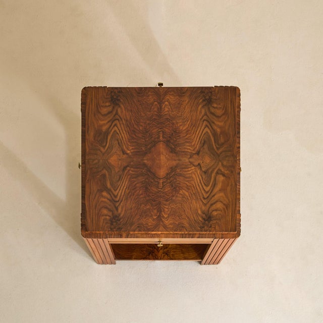 Italian Art Deco Walnut Coffee Table with Pull-Out Extensions, 1940s For Sale - Image 9 of 11