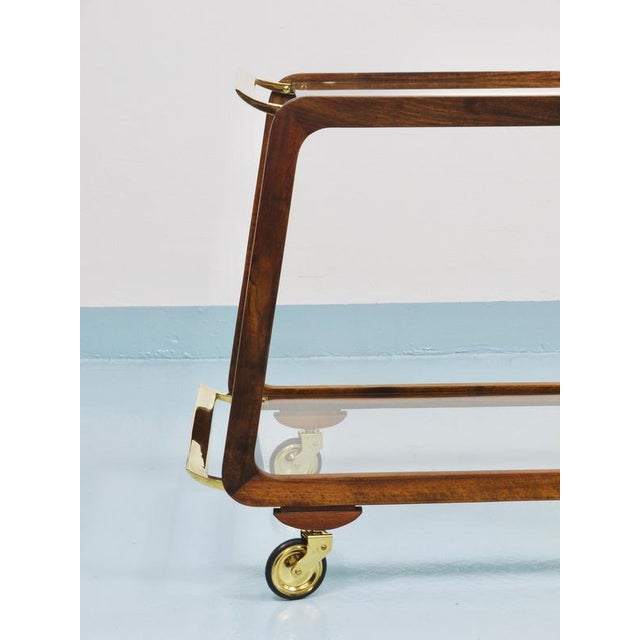 Mid-Century Modern Walnut and Brass Bar Cart by Oswald Haerdtl, 1950s For Sale - Image 8 of 18