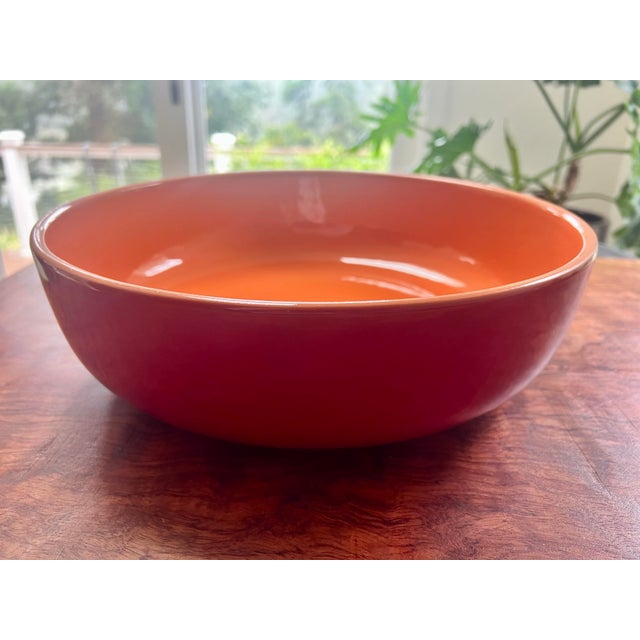 2000 - 2009 Vintage Crate & Barrel "Addison" Vibrant Two-Tone Orange and Red Glazed Ceramic Centerpiece Serving Bowl For Sale - Image 5 of 8
