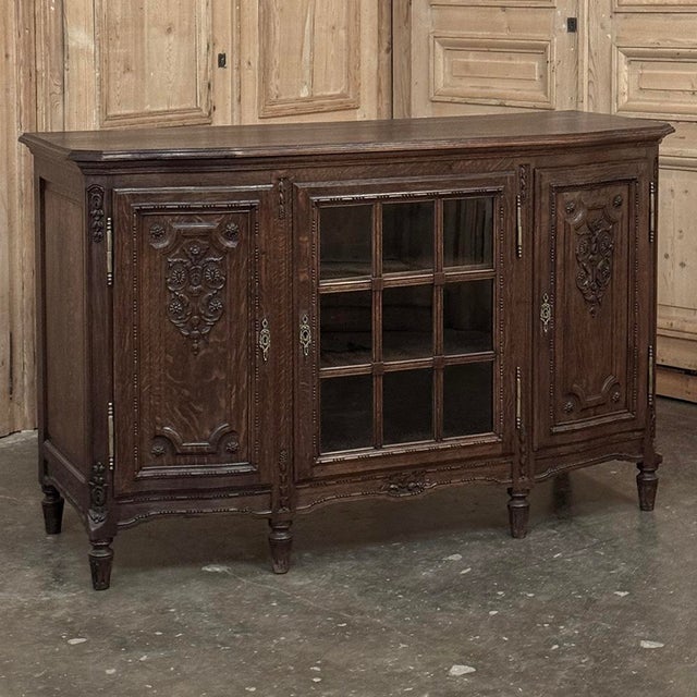 19th Century Louis XVI Liégeois Style Oak Display Buffet For Sale - Image 4 of 18