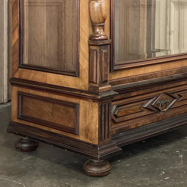 19th Century French Neoclassical Walnut Display Armoire ~ Bookcase For Sale - Image 10 of 13