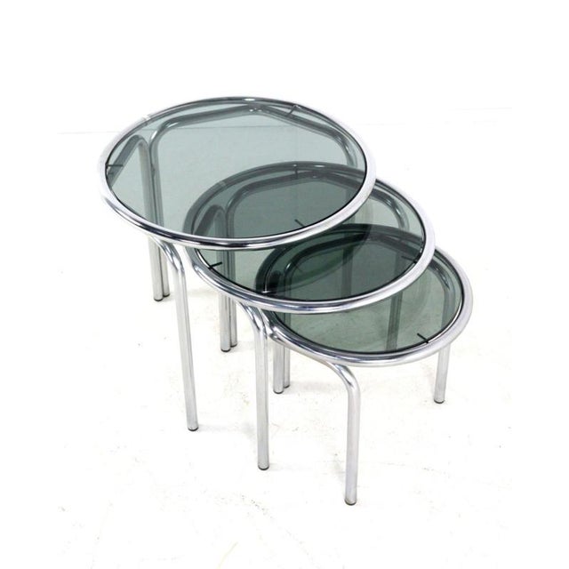 Italian Round Chrome Nesting Tables with Smoked Glass, Set of 3 For Sale - Image 13 of 16