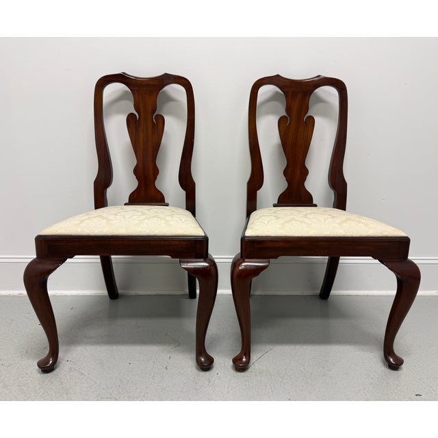Queen Anne Henkel Harris 110s 29 Solid Mahogany Queen Anne Dining Side Chair - Pair B For Sale - Image 3 of 12