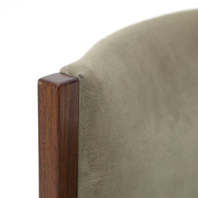 Brown Dining Chairs in Wood and Green Alcantara by Tito Agnoli for La Linea, 1960s, Set of 4 For Sale - Image 8 of 14