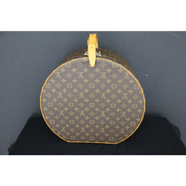 Textile Round Monogram Canvas Hat Box by Louis Vuitton, 1980s For Sale - Image 7 of 17