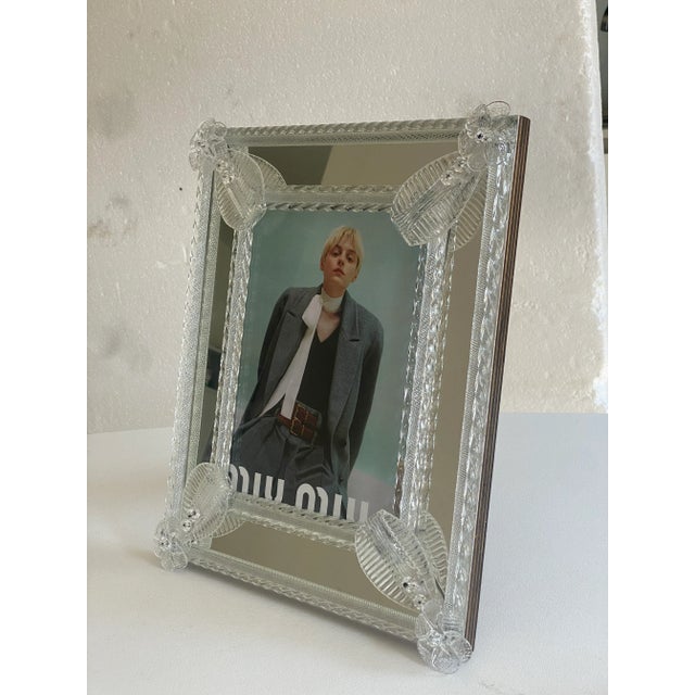 Venetian Rectangular Photo Frame in Transparent and Gold Murano Glass with mirror. Flowers pinched by hand full og gold-...