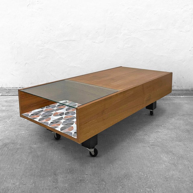 Low Table with Wheels, 1980, in Very Good conditions. Designed 1980 to 1989