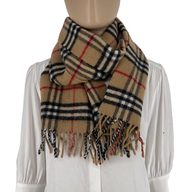 English Burberry Brown Plaid 100% Wool Scarf For Sale - Image 3 of 10