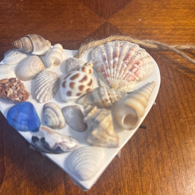 Seashell Encrusted White Heart Mosaic Heart Door Hanger Nautical Coastal Home Accent For Sale In Minneapolis - Image 6 of 9