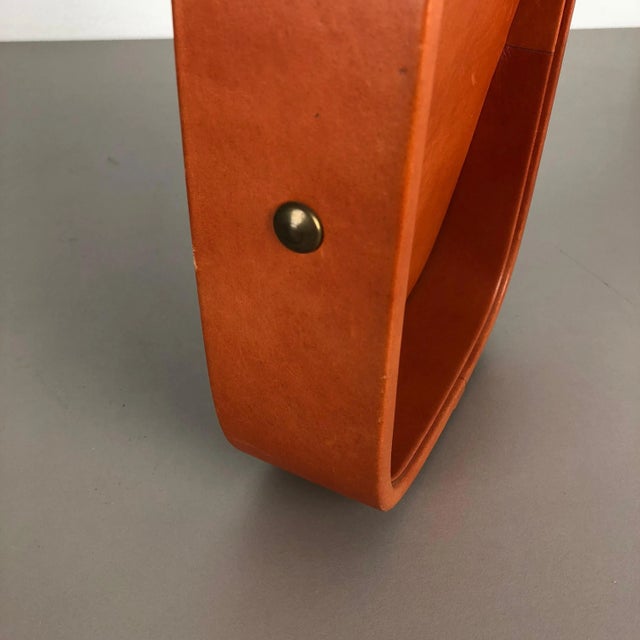 Modernist German Leather Table Mirror attributed to Vereinigte Werkstätten, 1960s For Sale - Image 13 of 18