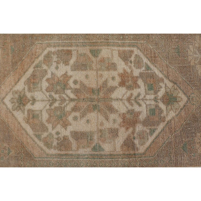 Vintage Turkish Oushak Rug with All-Over Sub-Geometric Medallion Design Keivan Woven Arts / rug EN-15921, country of...