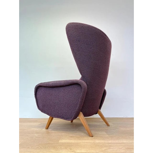 1970s massive and beautiful design solid, suitable for a new upholstery original condition.