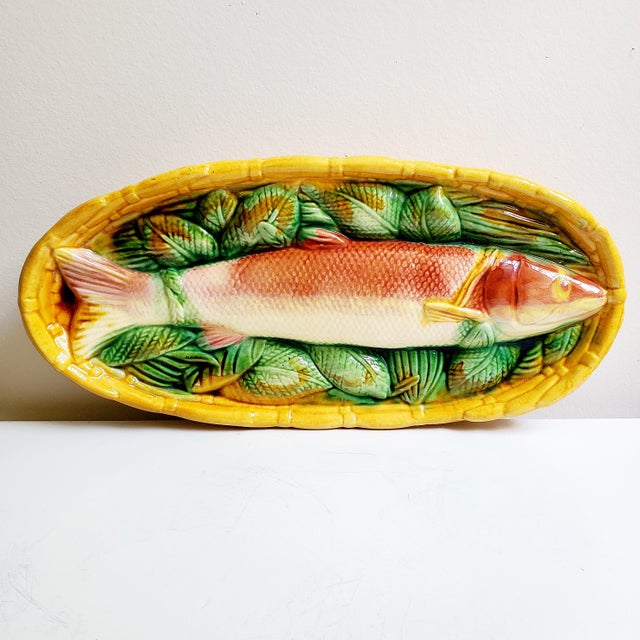 1950s Italian Majolica Fish Basket Wall Platter For Sale - Image 11 of 12