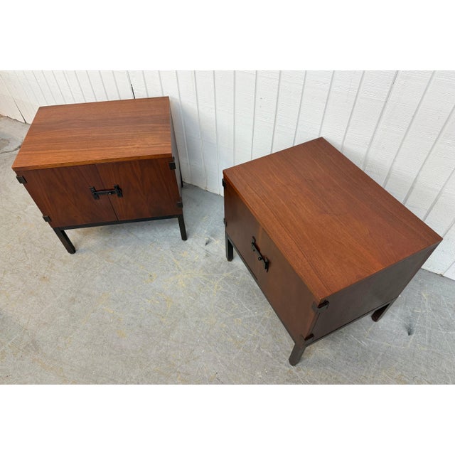 Mid-Century Modern Directional for Milo Baughman Walnut Nightstands - Set of 2 For Sale In Philadelphia - Image 6 of 10