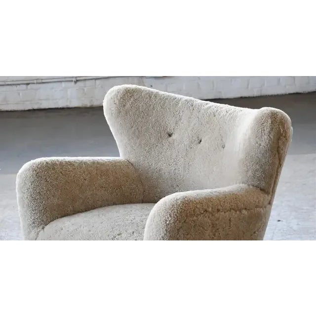 Custom Made 1940's Style Lounge Chair Upholstered in Beige Sheepskin Shearling For Sale In New York - Image 6 of 11