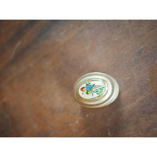 French 20th Compact With Reserve in Hollow Painted Mother-Of-Peark and Brass, Bird Motif For Sale - Image 3 of 6