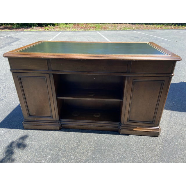 Vintage Sligh Furniture Leather Top Mid Century Modern Campaign Executive Desk For Sale - Image 11 of 12