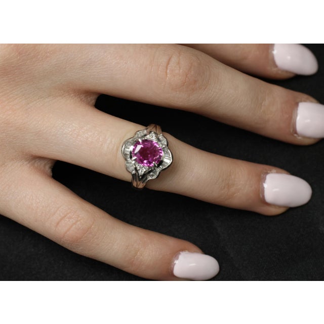 Modern Late 20th Century Intense Pink Sapphire 0.41ct Diamond Platinum Ring Size 5.5 For Sale - Image 3 of 18