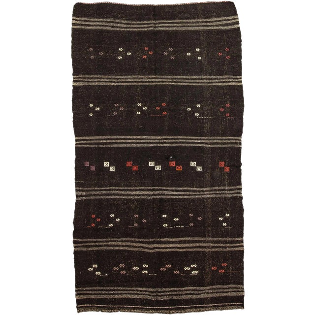 1960s Vintage Embroidered Modern Kilim Rug- 5′6″ × 10′7″ For Sale