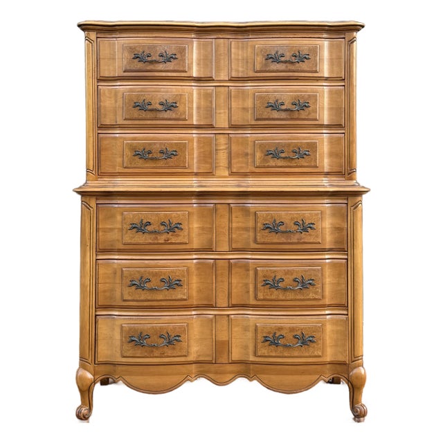 Late 20th Century Monumental Thomasville French Louis XV Maple & Burl Wood 6 Drawer Chest on Chest Highboy Dresser For Sale