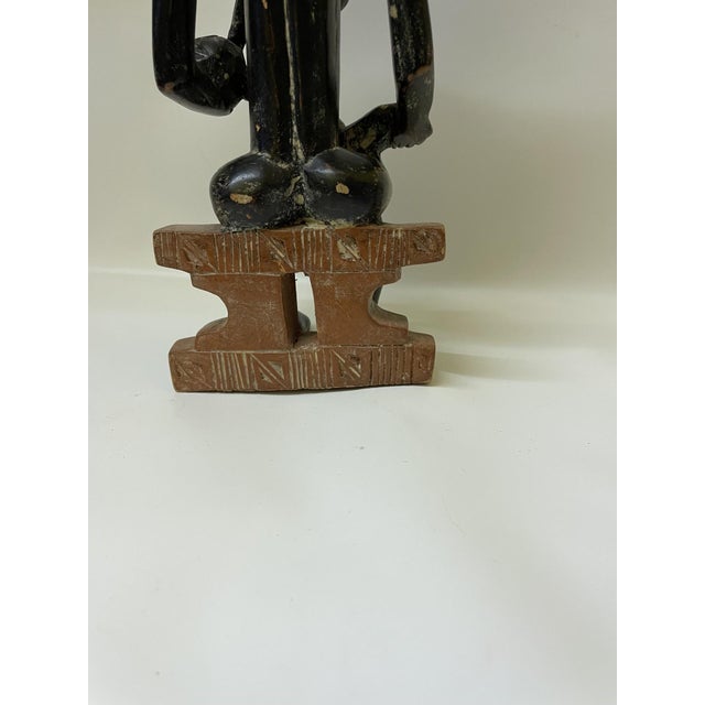 Vintage Large 17.5" Hand-Carved Wood Ashanti Akuaba Figure - Seated Mother & Child For Sale - Image 4 of 12