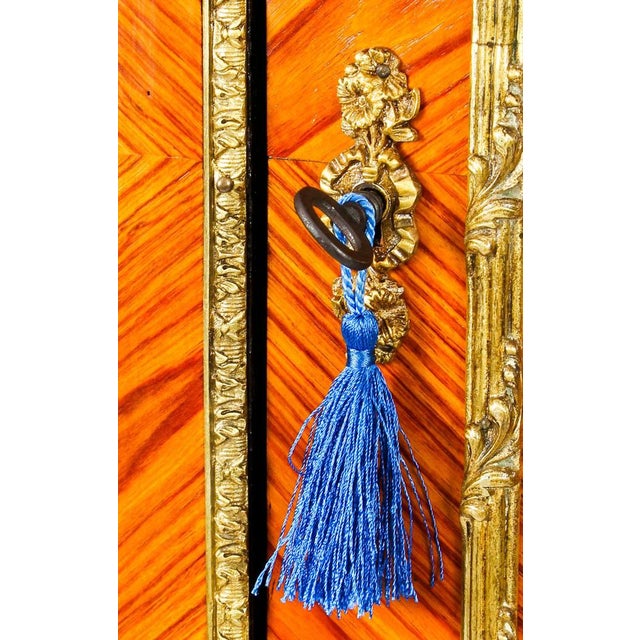 19th Century French Malachite & Ormolu Mounted Vitrine Cabinet For Sale - Image 4 of 18