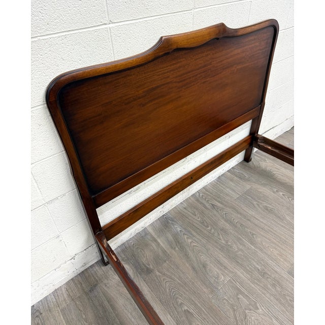 Late 20th Century Vintage Full Size Kindel Grand Rapids Oxford 176e Chippendale Style Bed For Sale - Image 5 of 9