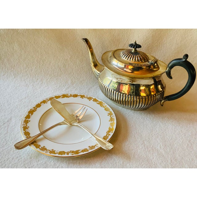 1980s Wedgwood "Whitehall" Bone China Teacup Pair With 8" Plate For Sale - Image 10 of 11