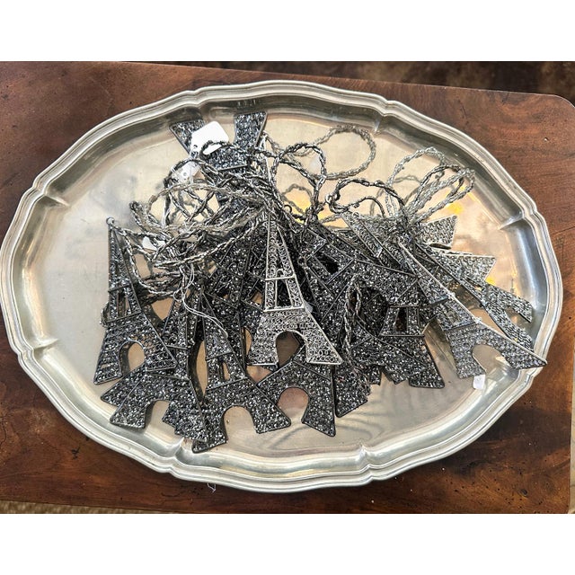 This classic hotel silver platter is very versatile. Use it on a tablescape, to display goods, or as a catch-all tray.