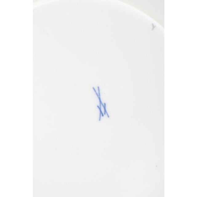 Porcelain Lunch Plates with Lilac Floral Motif from Meissen, 1930s, Set of 4 For Sale - Image 4 of 5