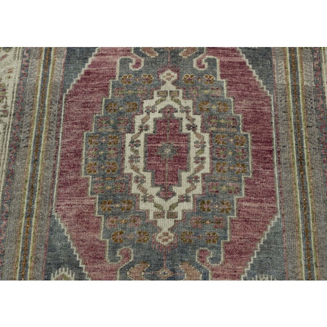 Turkish Vintage Rug 3'9" x 6'4" #17811 For Sale In Houston - Image 6 of 8