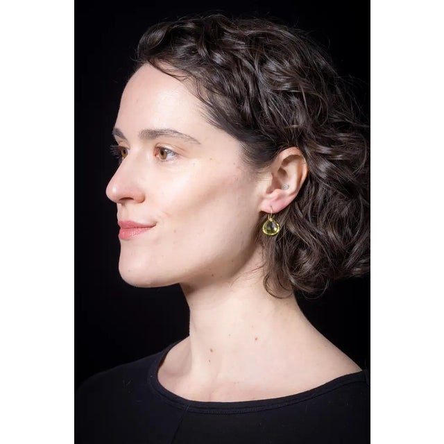 Modern Lemon Quartz and 18k Gold Drop Earrings For Sale - Image 3 of 4