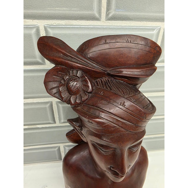 Mid-Century Balinese Hardwood Nobleman Bust – Rare Klungkung Provenance For Sale In Phoenix - Image 6 of 10