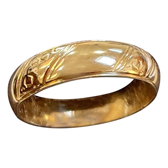 14 Karat Yellow Gold Classic Wide Wedding Band With Design Ring, Unisex Size 9 For Sale