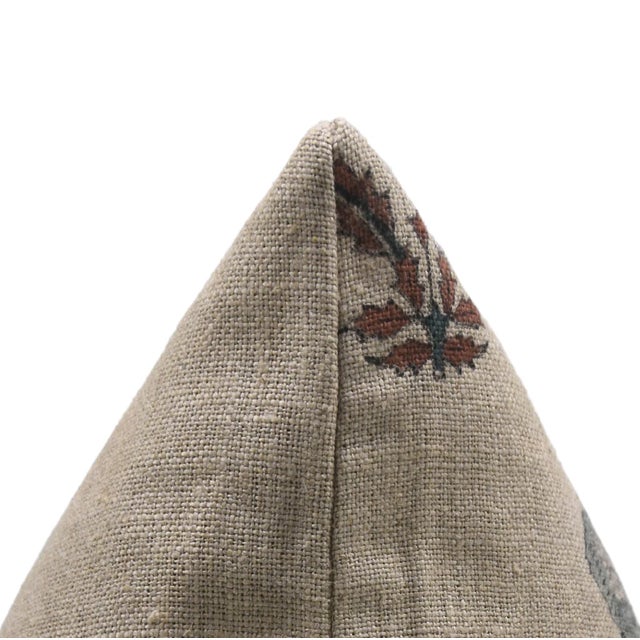 Elevate your home décor with the Fabdivine Block Print Cushion Cover, featuring the exquisite Amitabh print. Handcrafted...