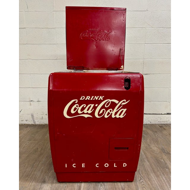 American Vintage C. 1940s Westinghouse Coca-Cola Bottle Cooler For Sale - Image 3 of 16