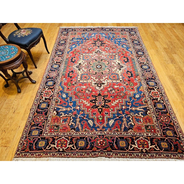 Vintage Persian Heriz Serapi Rug, Hand-Knotted Wool, Geometric Pattern, Red & Navy, 6x9 For Sale In Chicago - Image 6 of 18