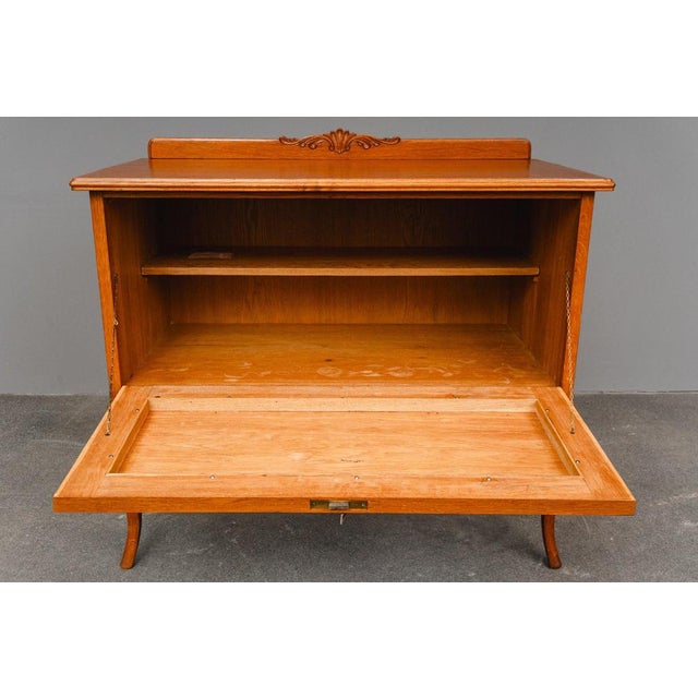 Art Nouveau Chest of Drawers in Oak For Sale - Image 16 of 18