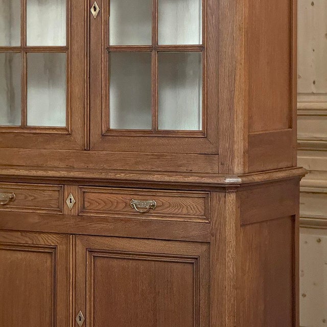 Chestnut 19th Century French Louis Philippe Period Bookcase ~ Bibliotheque For Sale - Image 8 of 18