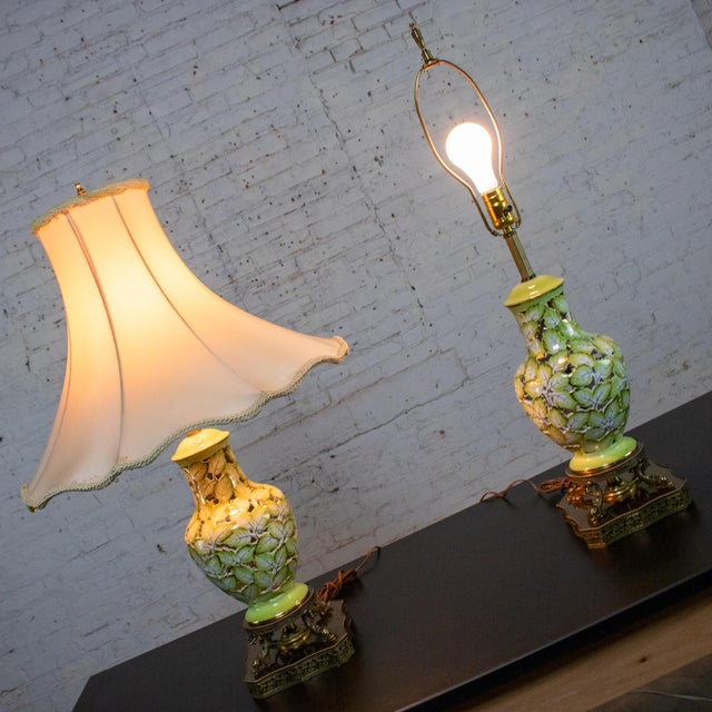 Mid-20th Century Italian Pair of Pierced Majolica Lamps Urn Shaped W/Filigree Bases by Cantagalli Pottery For Sale - Image 14 of 18