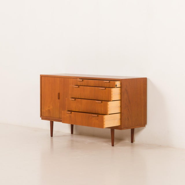 Mid-Century Modern Teak Sideboard by Carlo Jensen for Hundevad & Co, Denmark, 1970s For Sale - Image 3 of 15