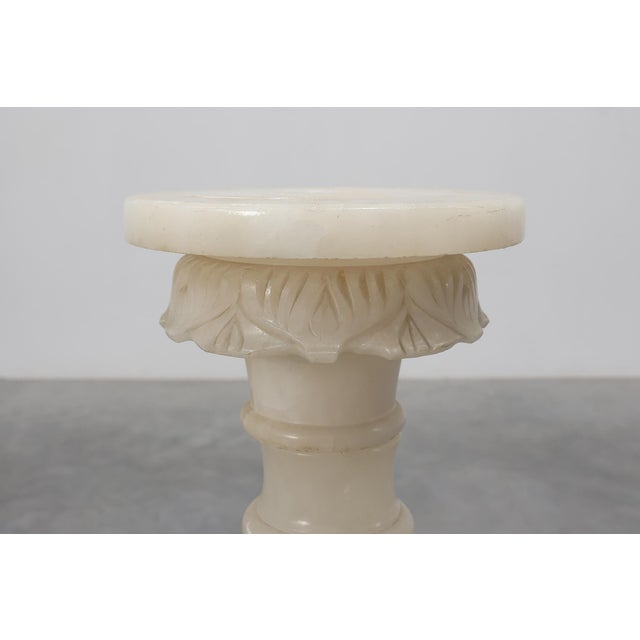 Italian Turned Alabaster Pedestal Column with Carved Leaf Capital, 1900s For Sale - Image 3 of 11