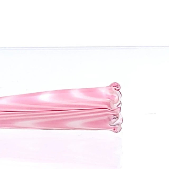 Circa 1850 Loop Glass Cheroot Holder, Ruffled Rim England For Sale In San Francisco - Image 6 of 9