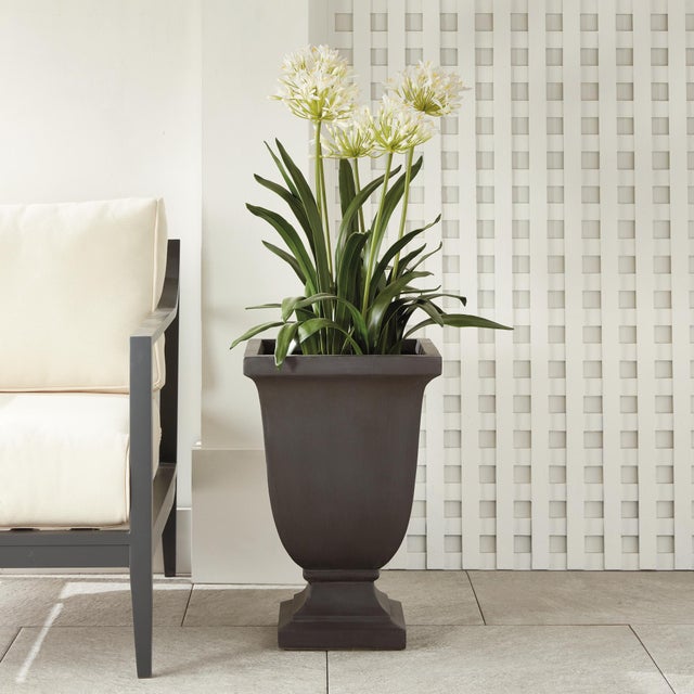 Fibreclay Beckett Sq Footed Planter Small For Sale In Chicago - Image 6 of 8