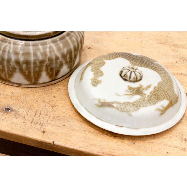 1960s Pair of Imperial Asian Porcelain Lidded Jars For Sale - Image 5 of 9