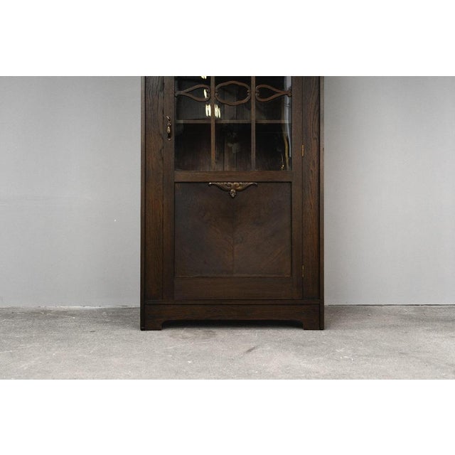 Art Nouveau Bookcase in Oak For Sale - Image 10 of 18