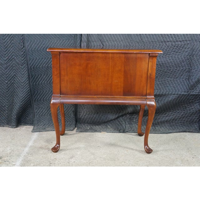 Mid Century Mersman Cherry Queen Anne Shell Carved Lowboy Chest Console Table For Sale - Image 16 of 18